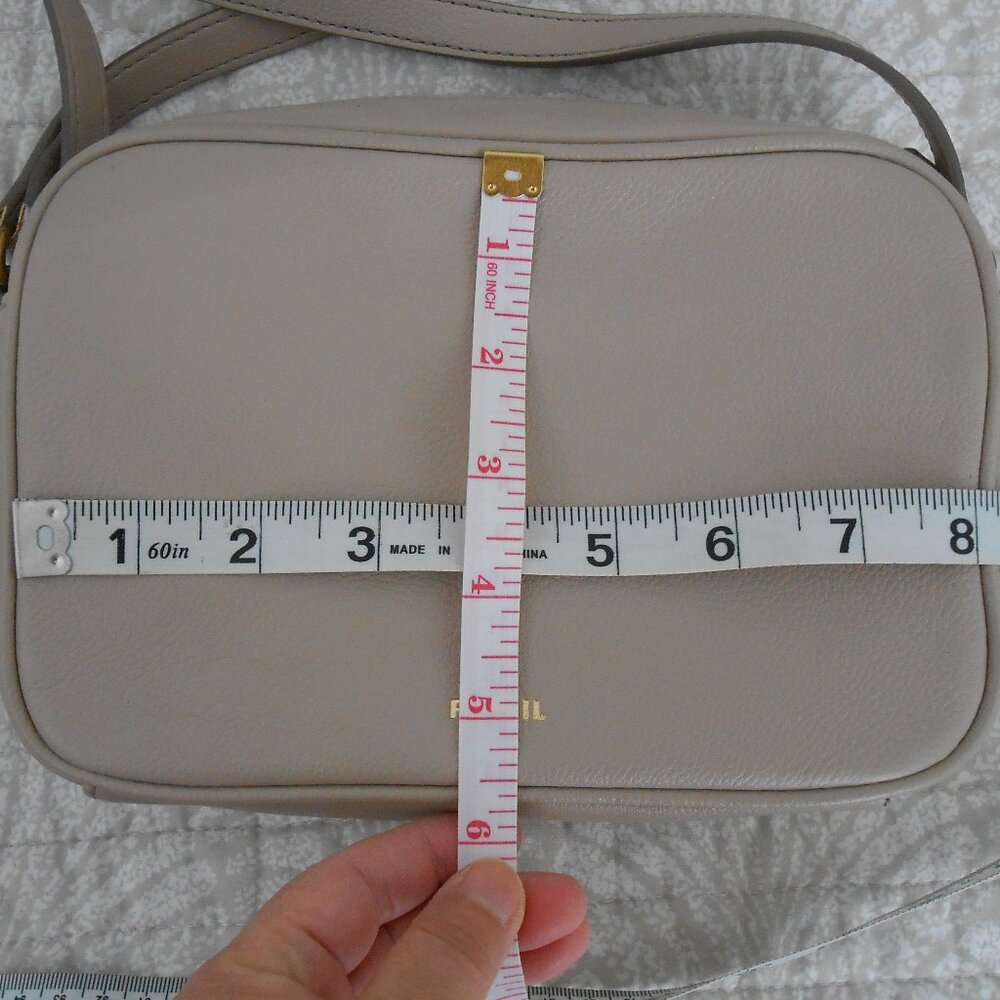 Fossil Taupe Color Neutral Leather Crossbody Bag read details. - Picture 6 of 15